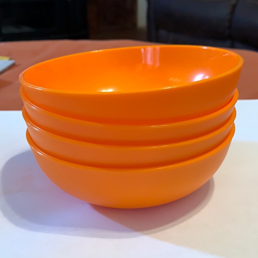 Chic Dinning Mini Bowls -Tupperware